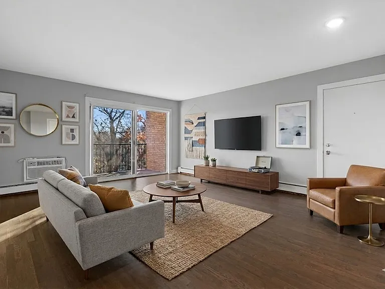 Victory Park Apartments — Photo 15