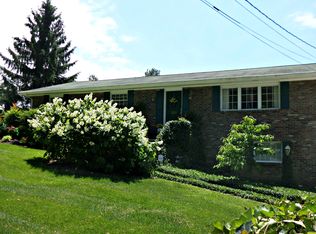 139 Cumberland View Dr, Oak Ridge, TN 37830