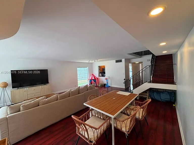 926 NE 27th Ave #926 — Photo 4