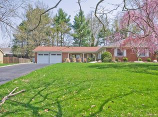 58 Knox Ln, Manalapan, NJ 07726