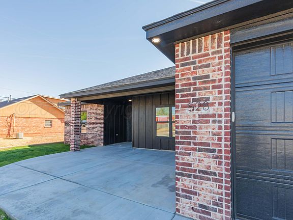 3rd image of 528 Camelot Dr
