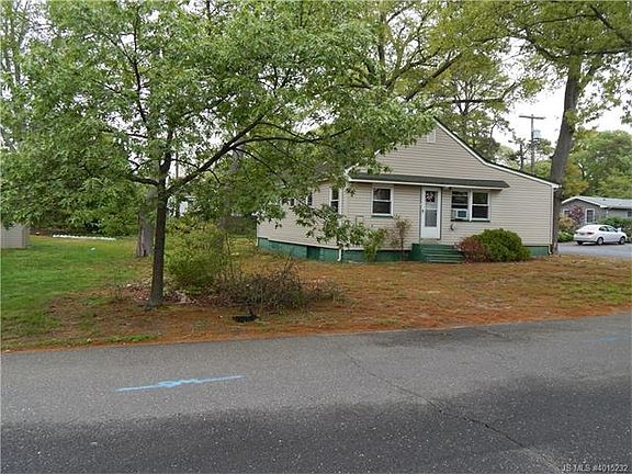 2nd image of 527 Parkside Ave