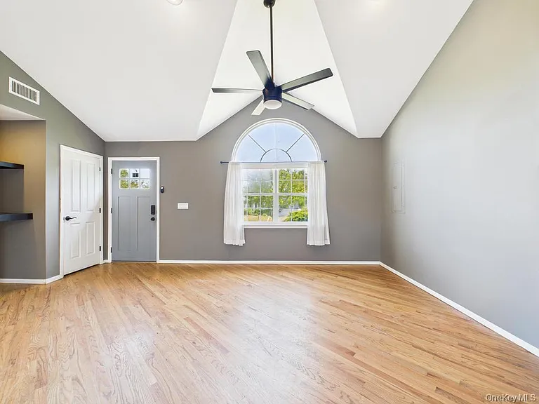 45 Willow St — Photo 5