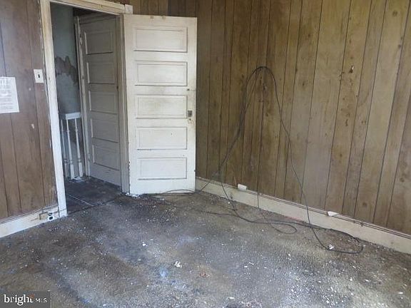 4th image of 2521 W Silver St
