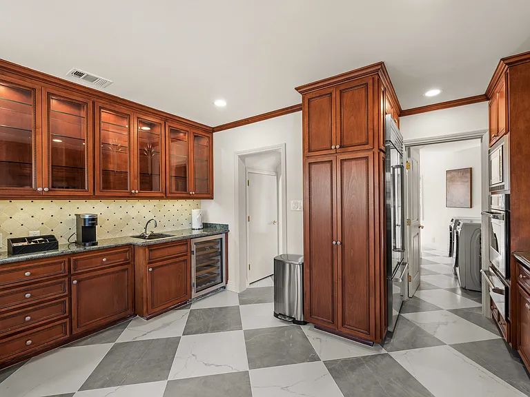 8001 Alverstone Ave — Photo 20