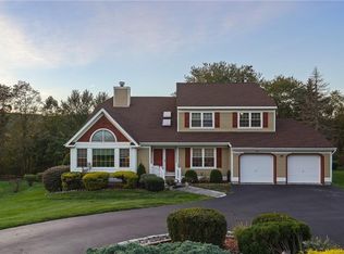 28 E Hill Rd, Cortlandt Manor, NY 10567