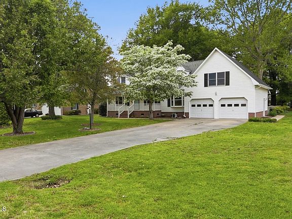 2nd image of 1026 Crosswinds Drive