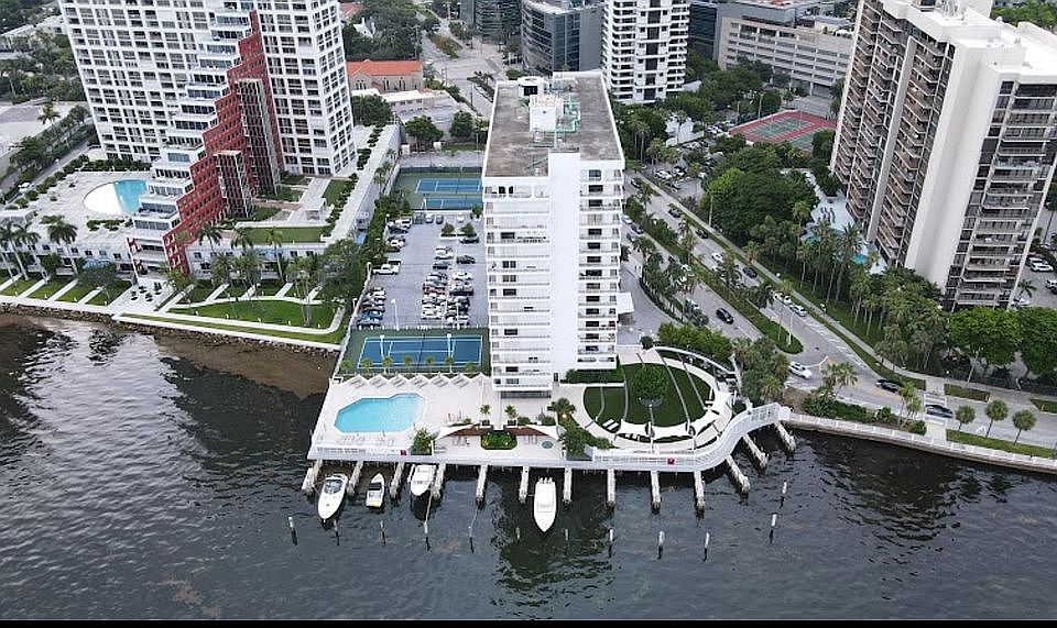 1st image of 200 SE 15th Rd APT 6F