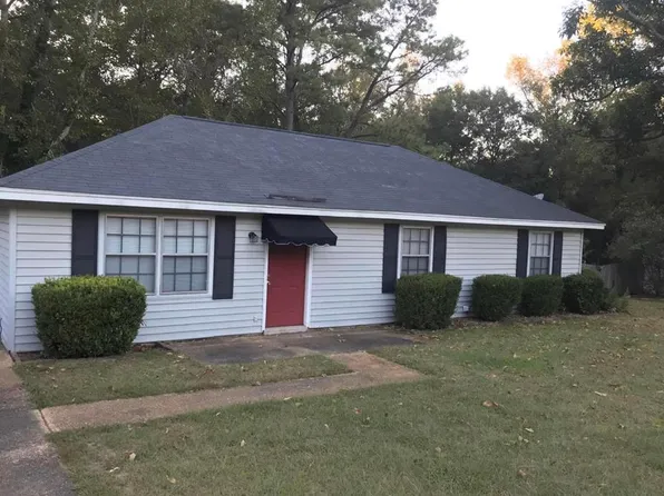 135 Green Dr, Troy, AL 36079