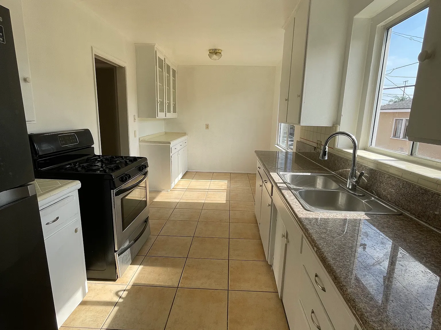 1 bed, 600 sqft, $1,700 — Photo 2