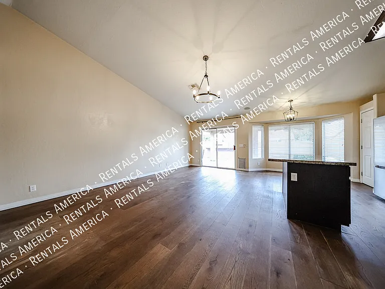 2292 E Remington Pl — Photo 22