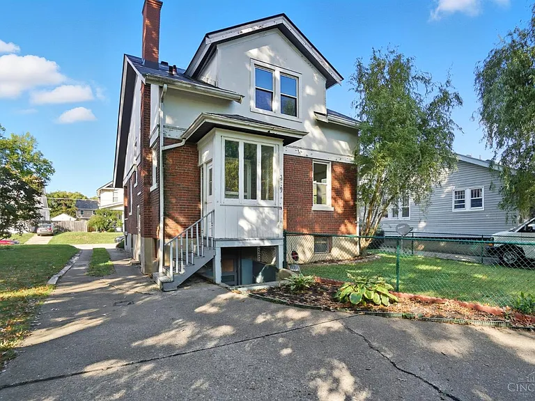 3017 Hull Ave — Photo 33