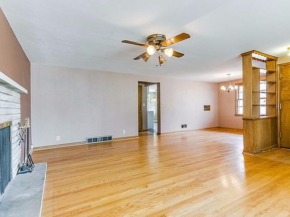 Living Room/Dining Room