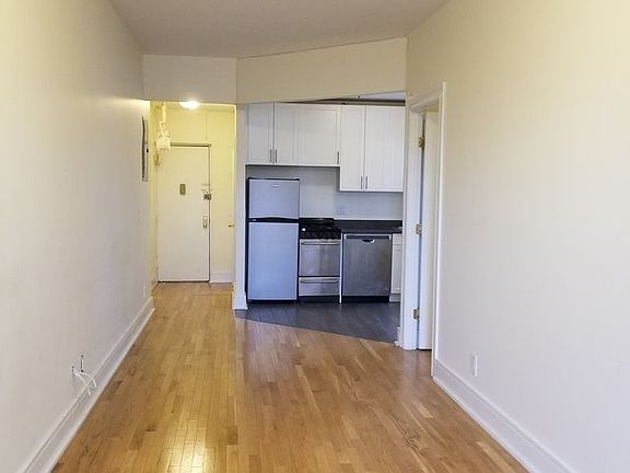 2nd image of 11-44 44th Dr #9