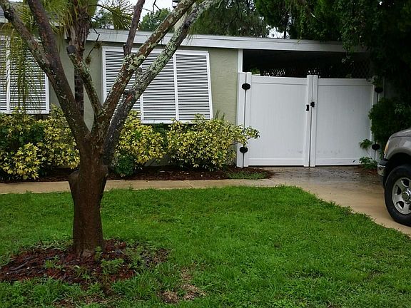 2nd image of 1745 Bradshaw Ln N