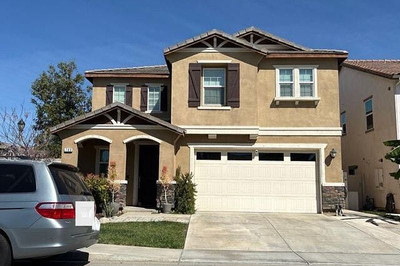 1st image of 703 Dawson Dr