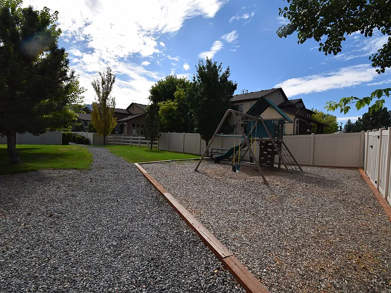 4056 S Olivia Ct — Photo 19