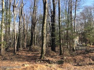 Oakland Pl, Pocono Pines, PA