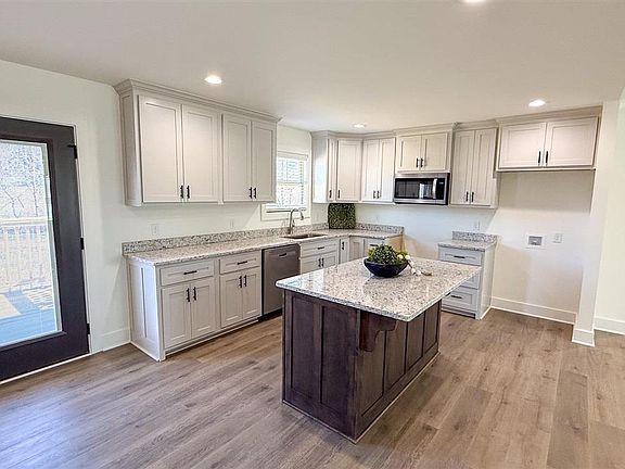 4th image of 84 Coral Hill Lecta Rd