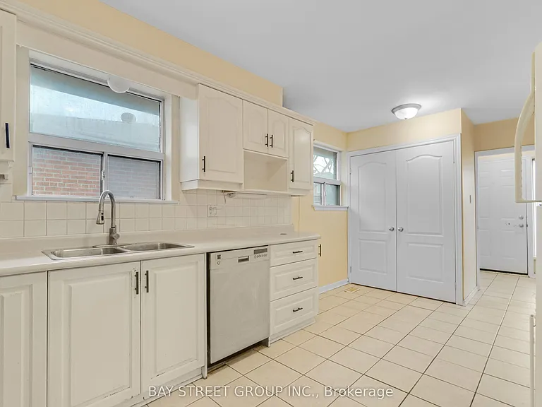 40 Bellbury Cres #UPPER — Photo 10