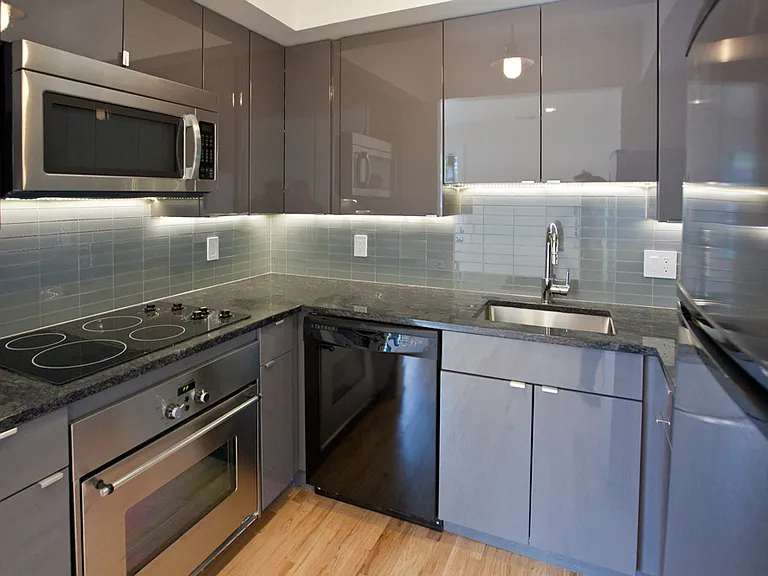 1400 Van Dyke St #301 — Photo 13