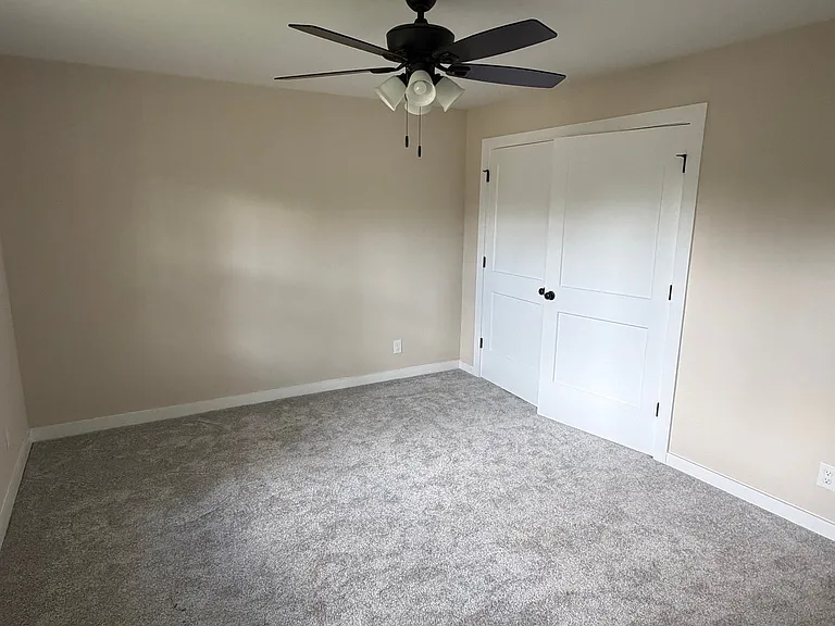 120 Kathy Ln — Photo 8