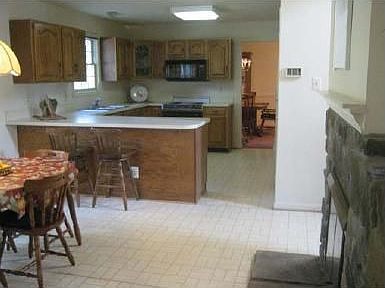 kitchen, dinette, fireplace