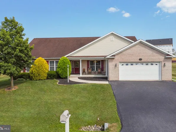 18812 Island Dr, Hagerstown, MD 21742