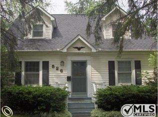 526 W Crane St, Howell, MI 48843