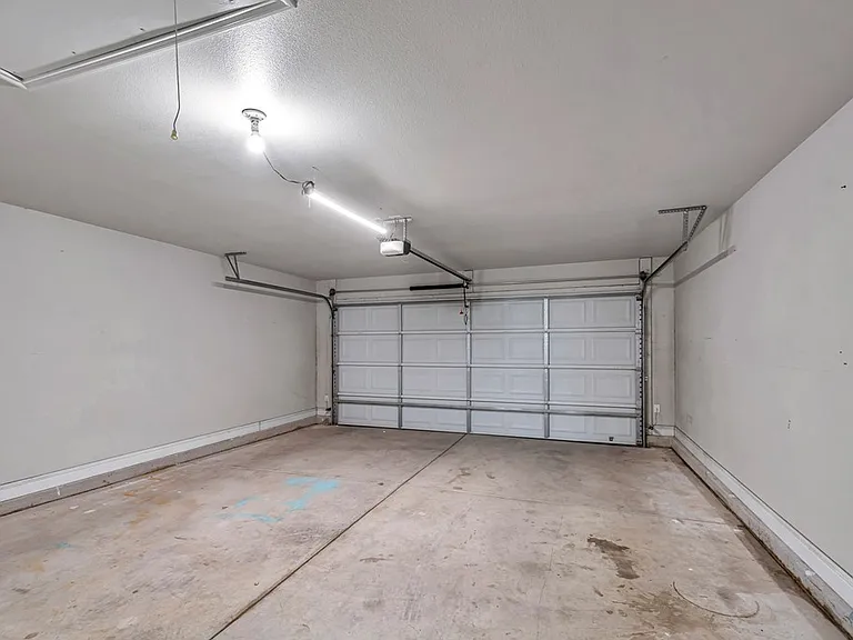6113 Mile High Ln — Photo 36