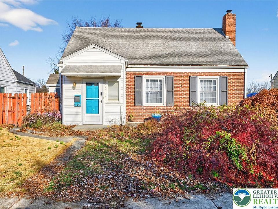 1st image of 2309 E Woodlawn St #2307
