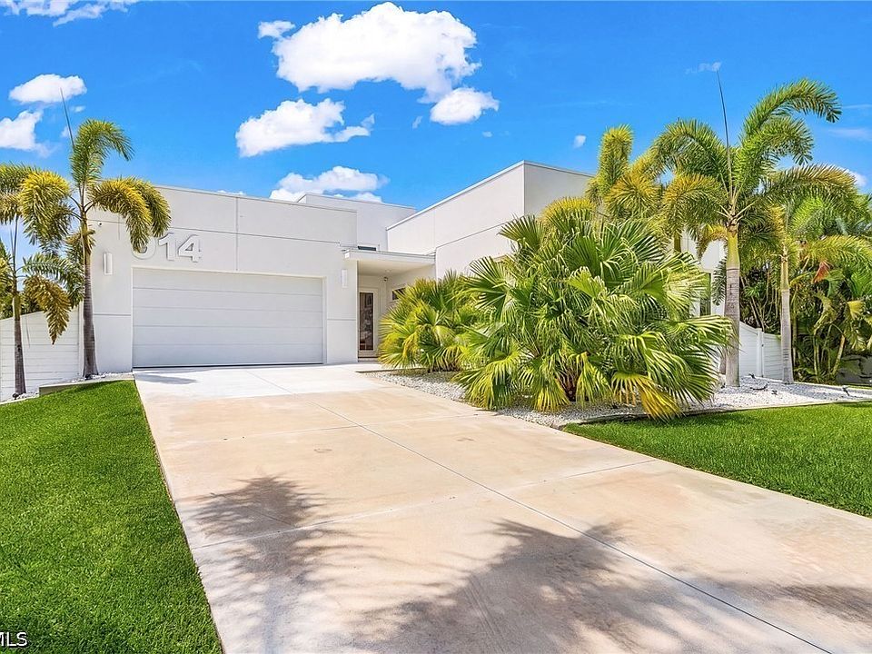 1st image of 914 Dolphin Dr