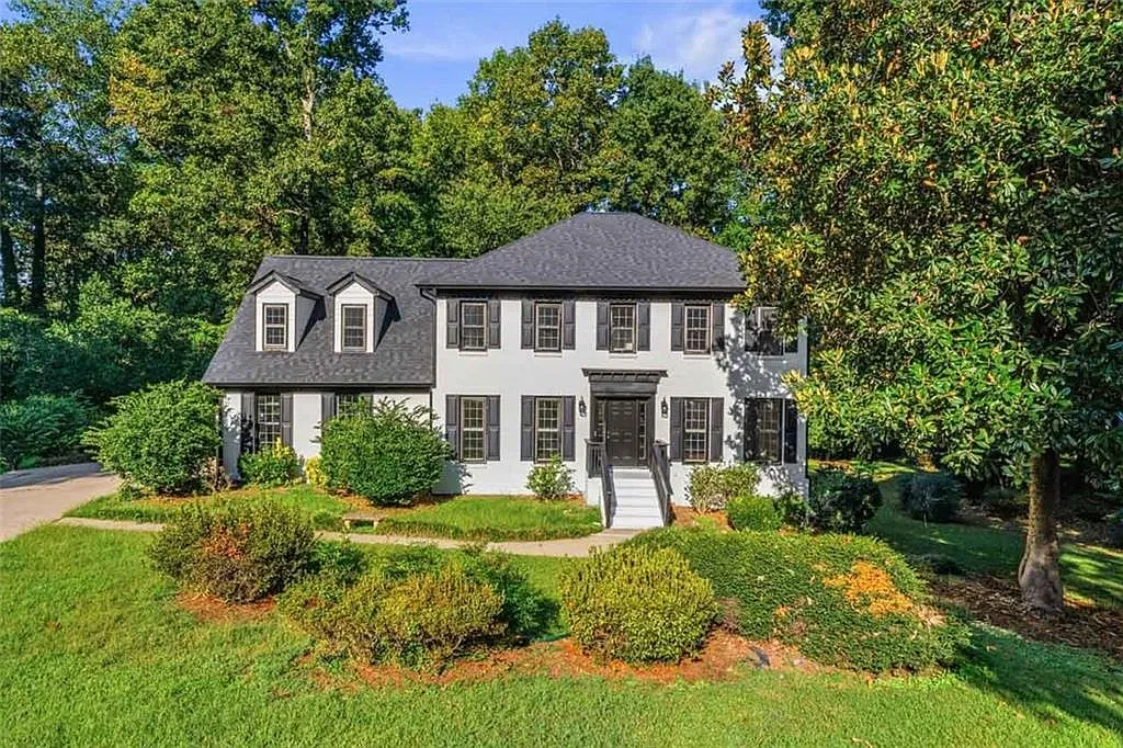 4 bed, 3.5 bath, 3475 sqft, $3,800 — Photo 1