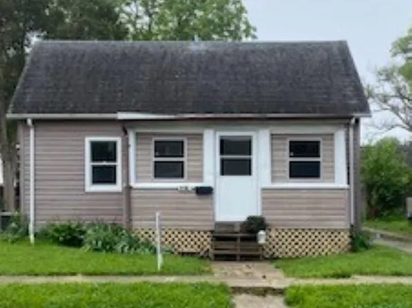 806 Catherine St, Pekin, IL 61554