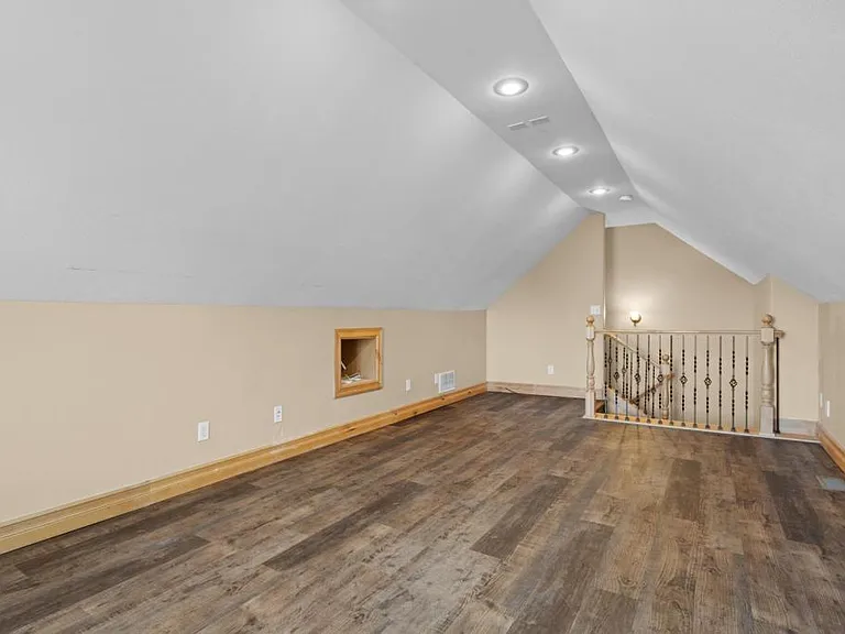 2612 Eastview Dr — Photo 29