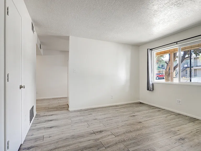 13515 Copper Ave NE #1 — Photo 5