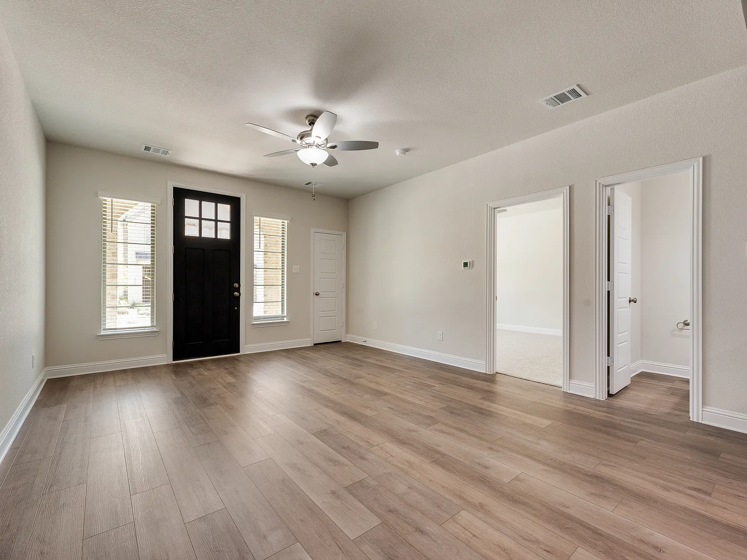 3 bed, 2.5 bath, 1860 sqft, $2,950 — Photo 3