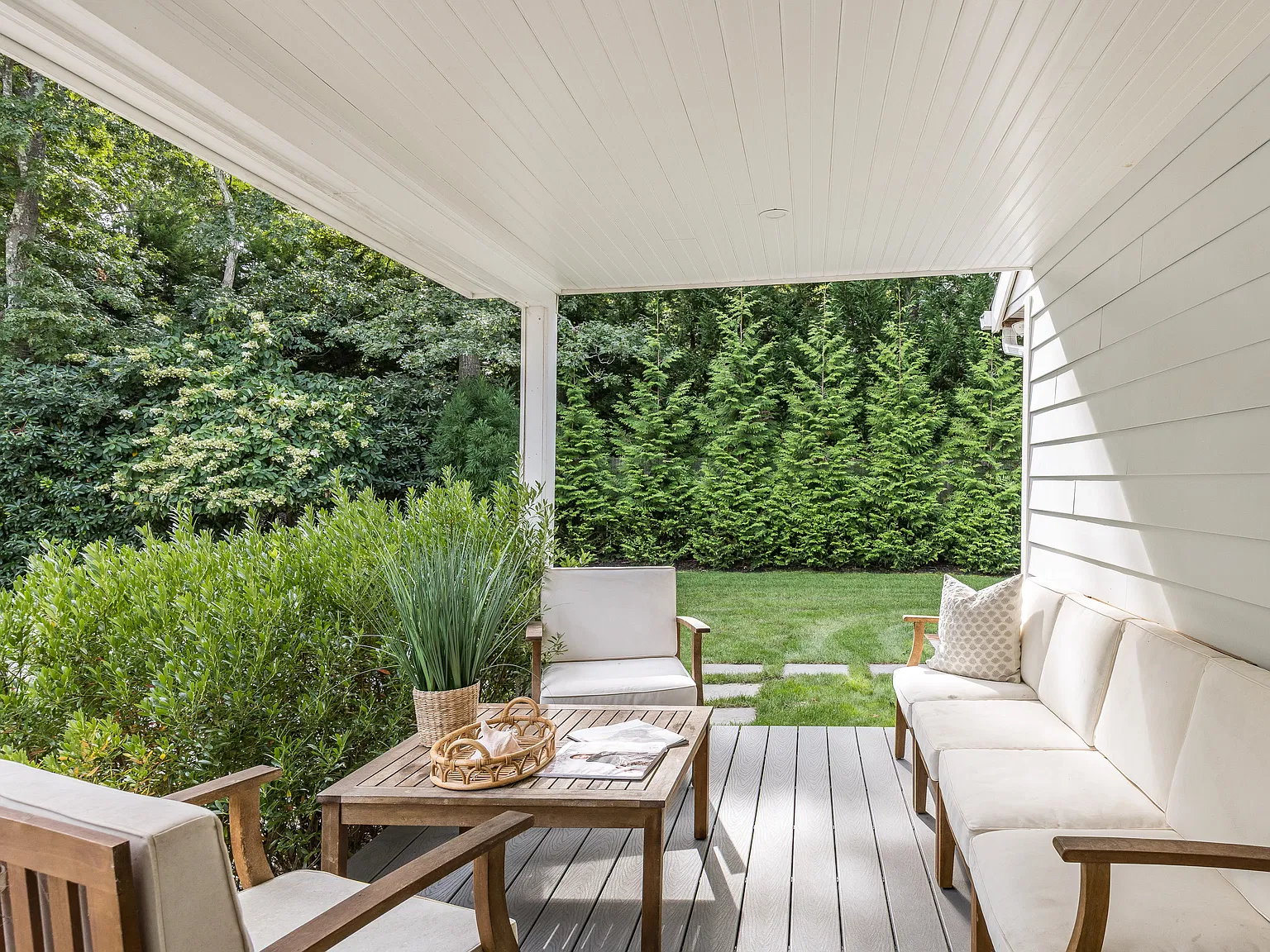 Renovated Home with Pool and First Time on the Rental Market — Photo 2