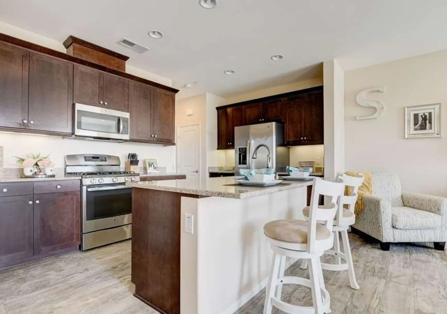 Impressive 4BR/3BA Townhome with Stunning Canyon Views with 2 Car Garage in Otay Mesa! — Photo 3
