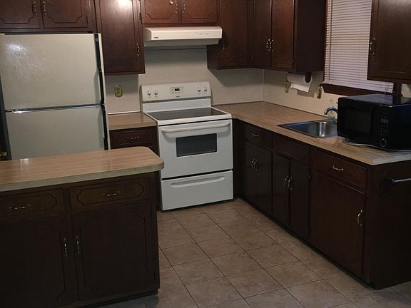 3rd image of 3103 Clifton Ave