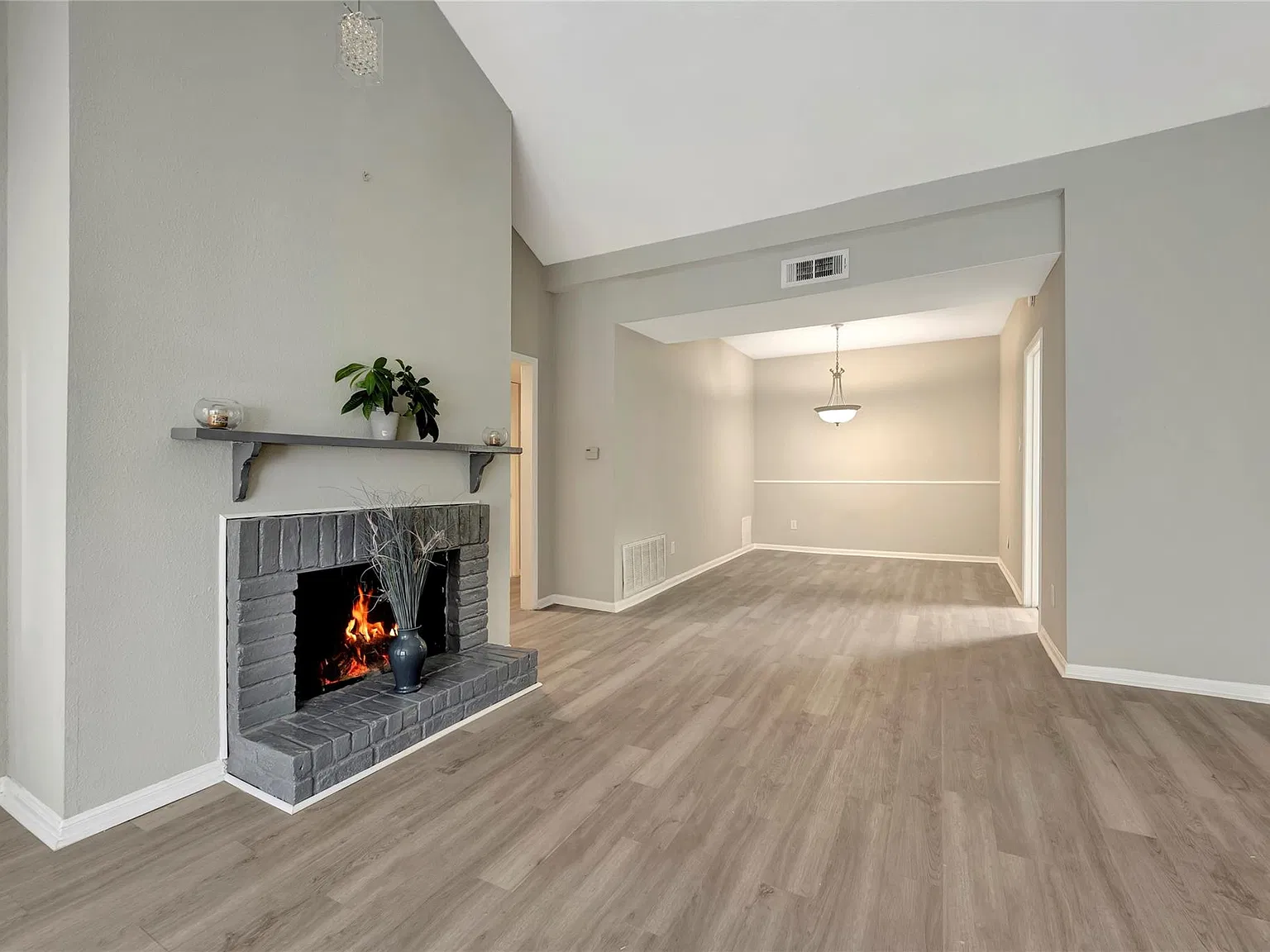 3 bed, 2.0 bath, 1380 sqft, $1,850 — Photo 3