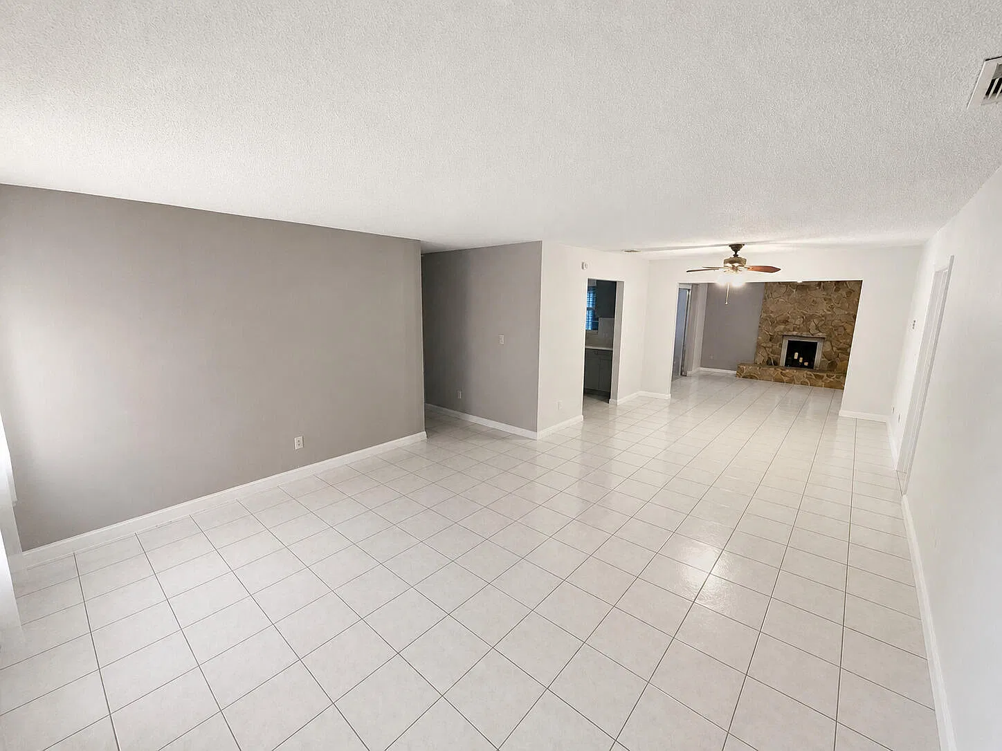 3 bed, 2.0 bath, 1286 sqft, $2,300 — Photo 4