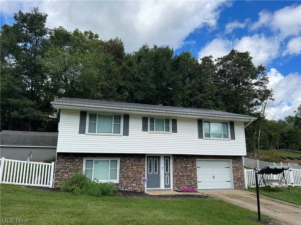 431 Shawnee Dr, Dover, OH 44622