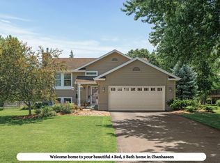 8678 Chanhassen Hills Dr N, Chanhassen, MN 55317