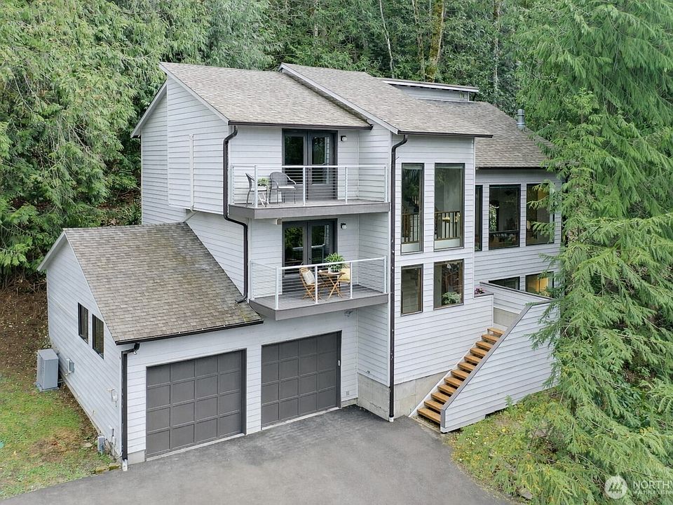 1st image of 25028 SE Mirrormont Blvd