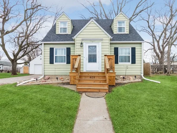 419 W Des Moines St, Brooklyn, IA 52211