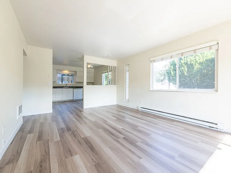 8819 N Edison St — Photo 5