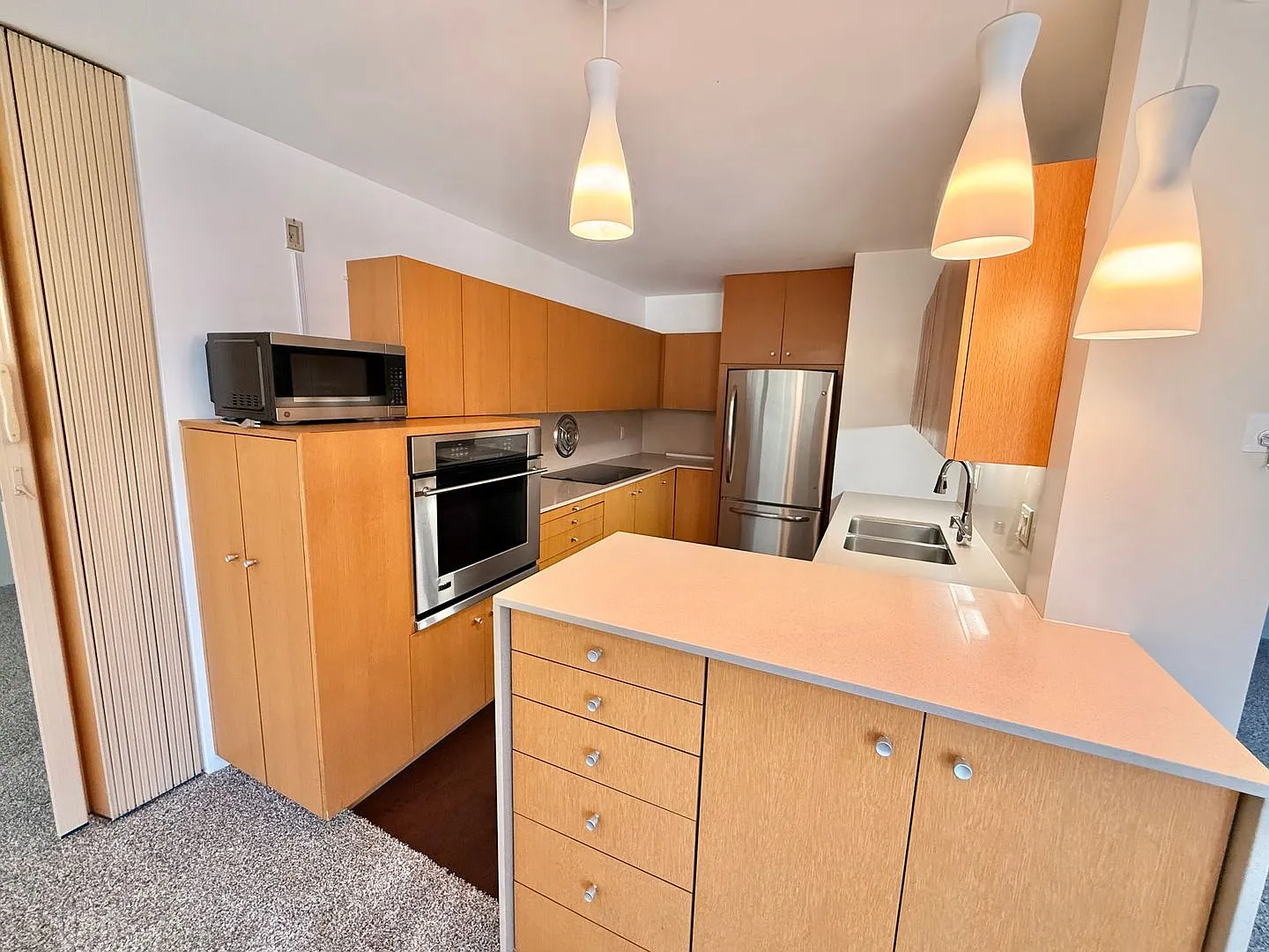 Mid-Century Modern Condo with Views of Balboa Park - 2 Bed x 2 Bath with Parking — Photo 4