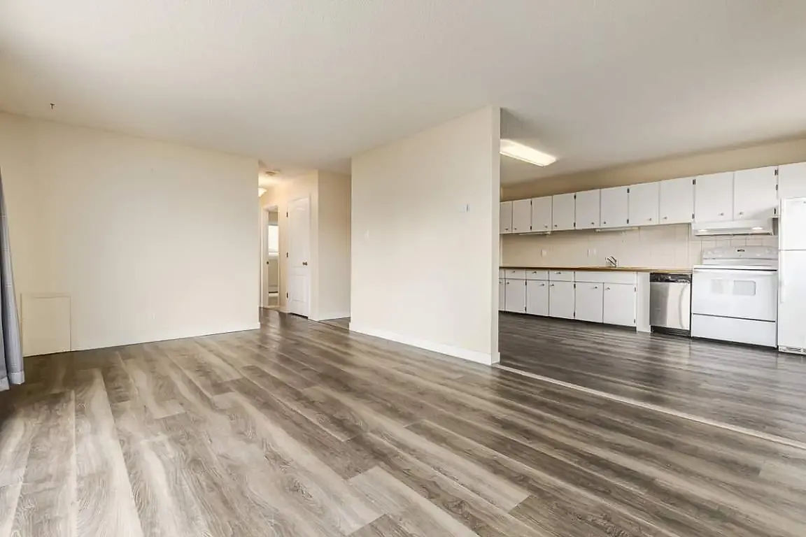The Townhouse — Photo 4