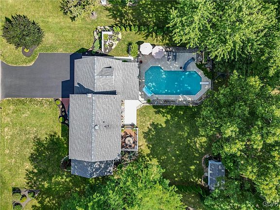 3rd image of 3620 Stephen Crane Ln